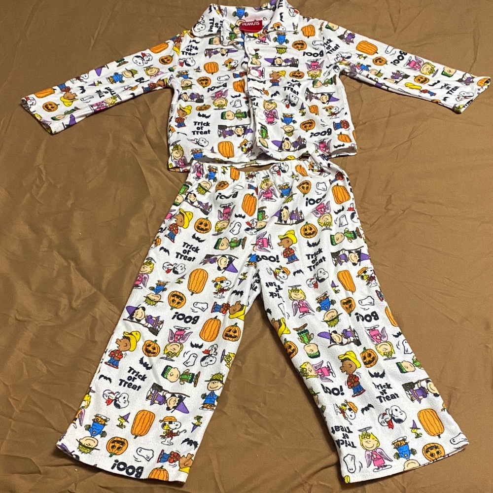 Peanuts White Cartoon Print Pajama Set
